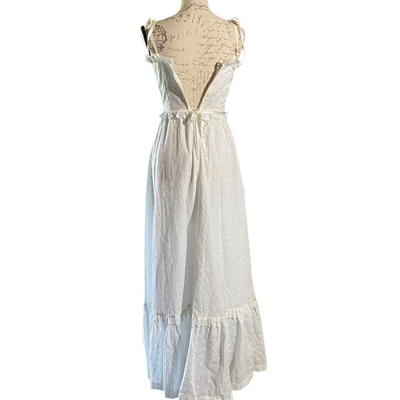 Vintage 1970’s Vicky Vaughn White Cotton Eyelet Ruffled Boho Retro Maxi Dress - Picture 4 of 16